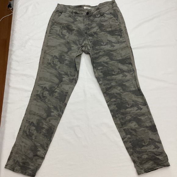 Maurices Women's Size 1/2 Camouflage Print Casual Pants Stretch Cotton Blend - Picture 1 of 9